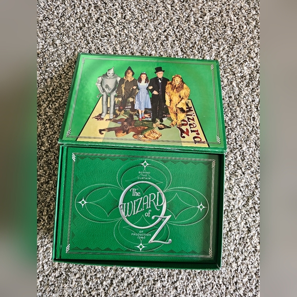 The Wizard of Oz 70th Anniversary Collector's Edition - Green - Picture 2 of 5